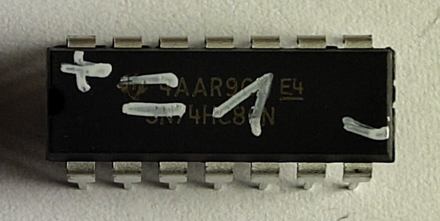 Chip mit vier EXOR-Gattern